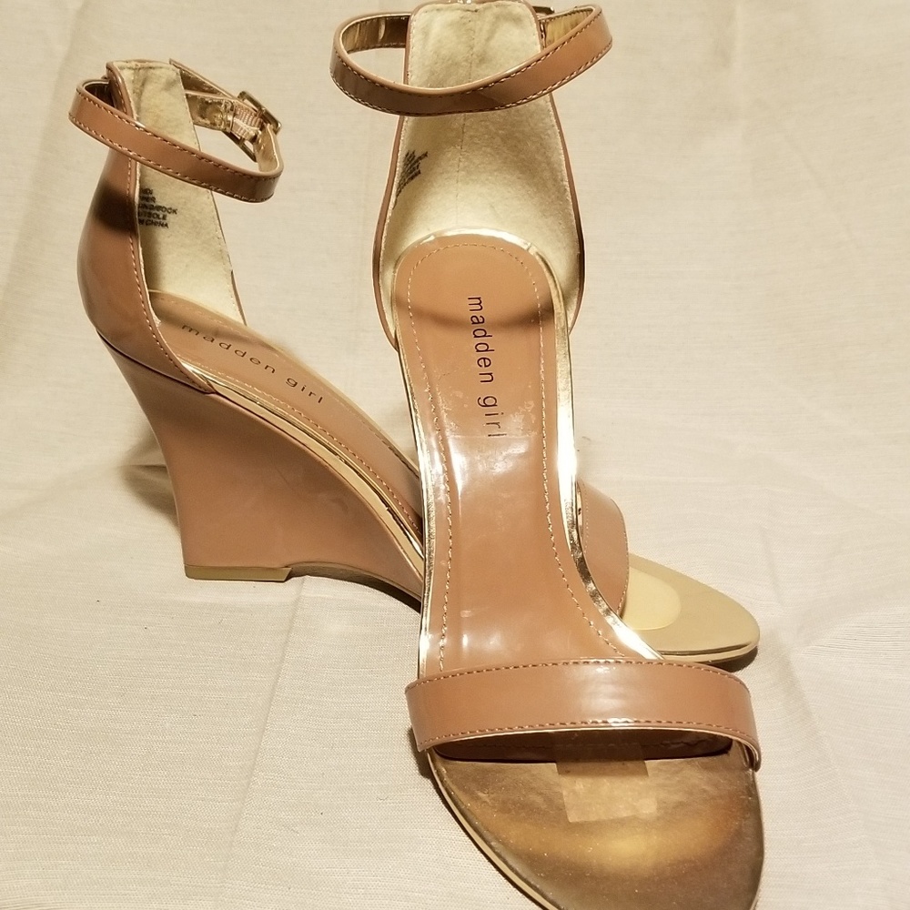 Madden Girl Wedges